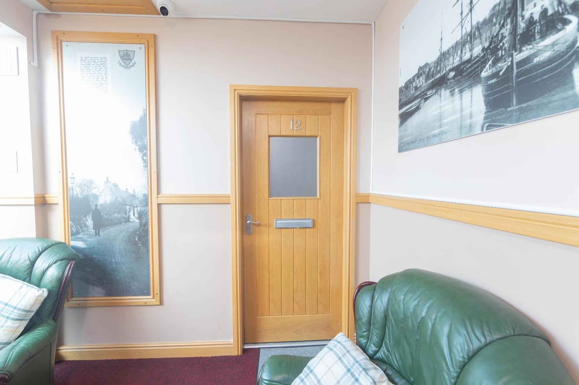Quay Head View Aparthotel Stranraer Oda fotoğraf